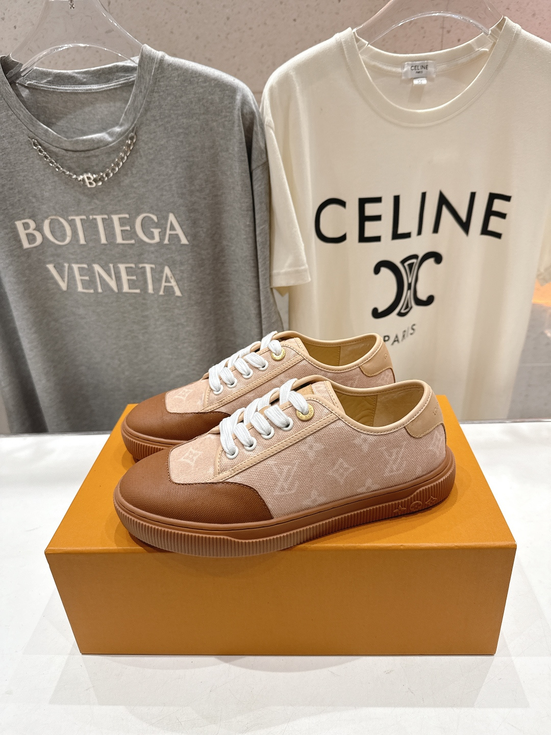 高版本出厂 LOUIS VUITTON～LV路易威登F057 L家驴牌最新款走秀款系列运动休闲鞋原版购入