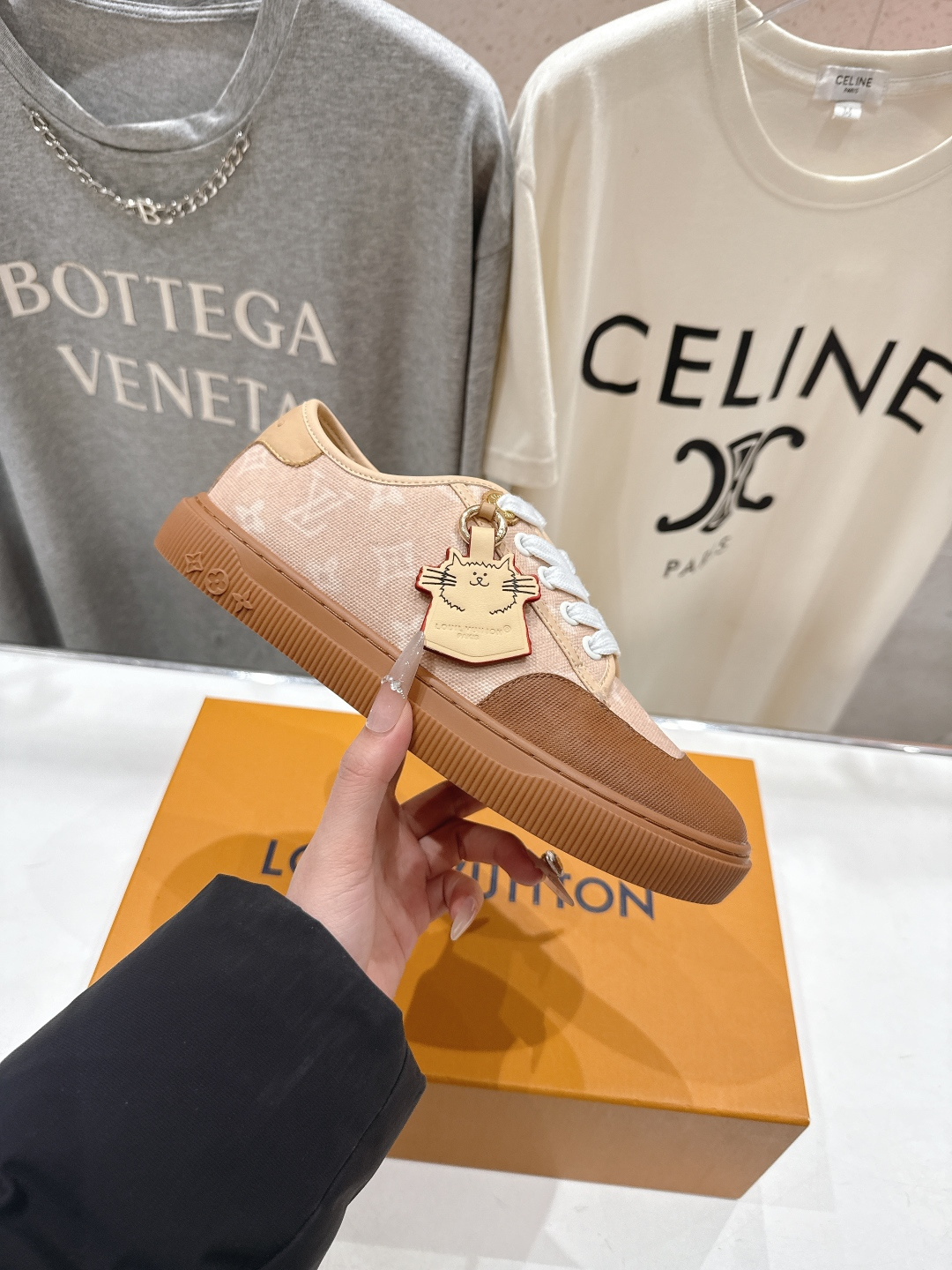 高版本出厂 LOUIS VUITTON～LV路易威登F057 L家驴牌最新款走秀款系列运动休闲鞋原版购入