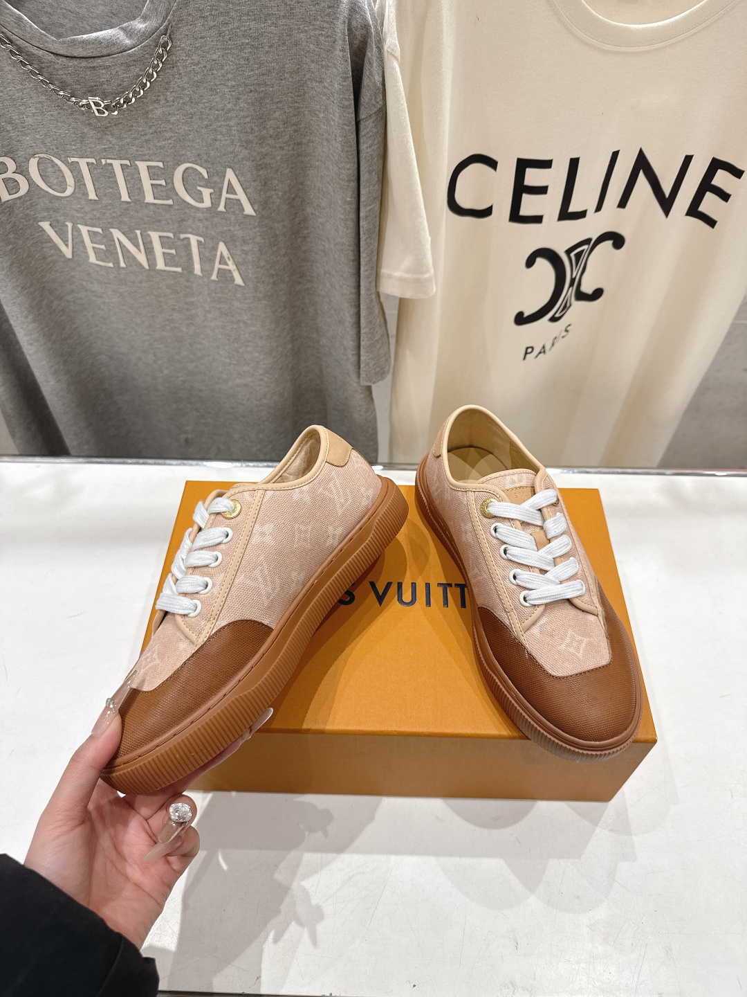 高版本出厂 LOUIS VUITTON～LV路易威登F057 L家驴牌最新款走秀款系列运动休闲鞋原版购入