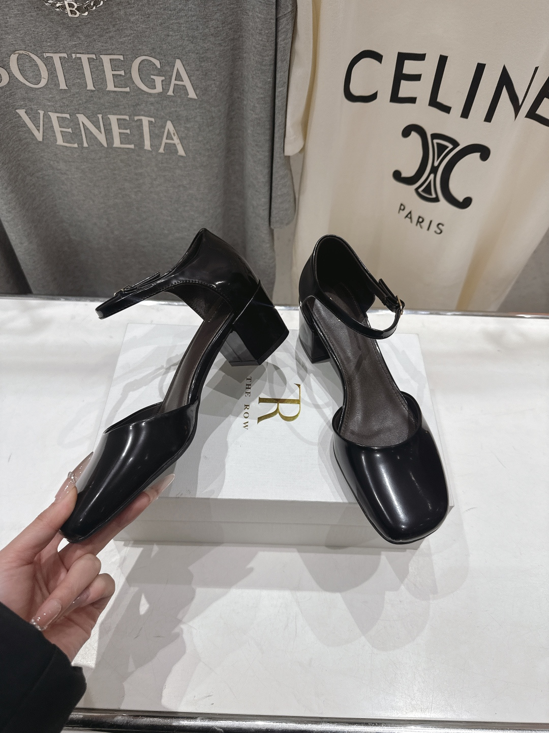 高版本出厂 the row 2026ss春夏爆款玛丽珍高跟鞋凉鞋非常舒服的高跟凉鞋，极简设计理念，版型显