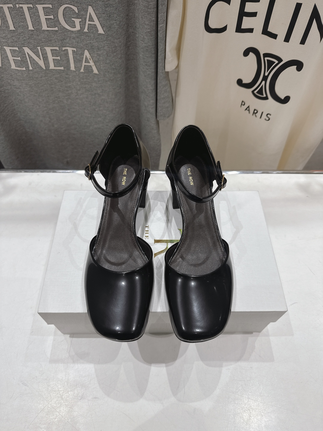 高版本出厂 the row 2026ss春夏爆款玛丽珍高跟鞋凉鞋非常舒服的高跟凉鞋，极简设计理念，版型显