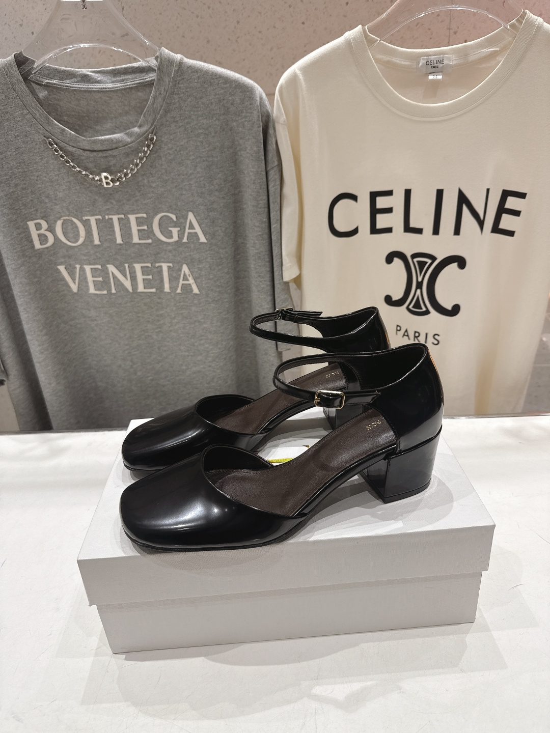 高版本出厂 the row 2026ss春夏爆款玛丽珍高跟鞋凉鞋非常舒服的高跟凉鞋，极简设计理念，版型显