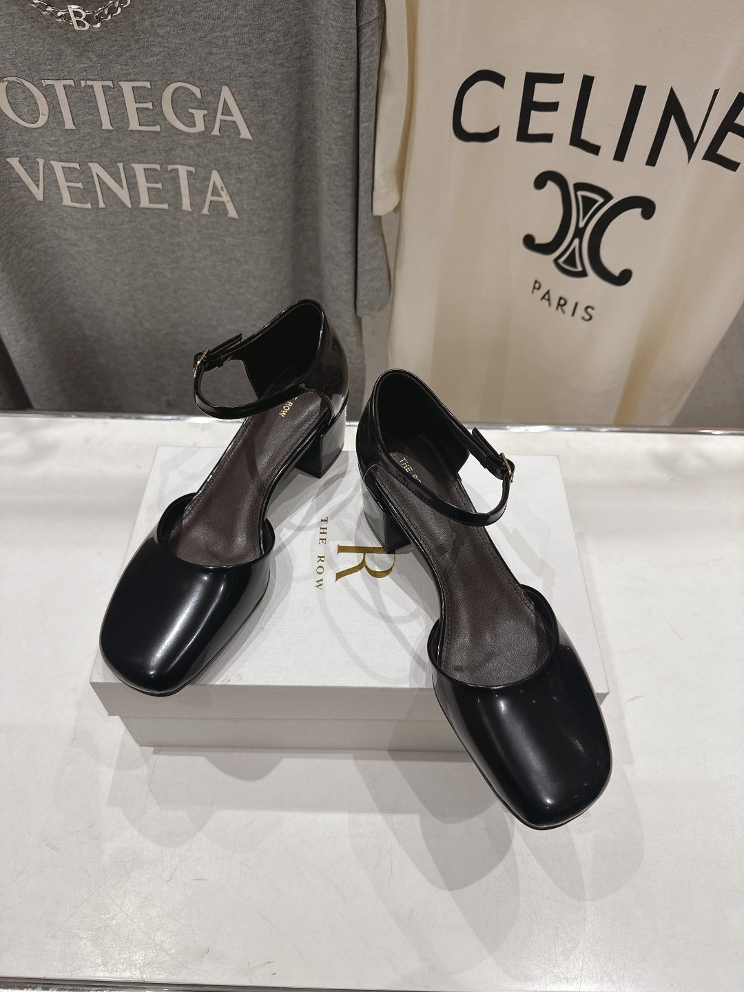 高版本出厂 the row 2026ss春夏爆款玛丽珍高跟鞋凉鞋非常舒服的高跟凉鞋，极简设计理念，版型显