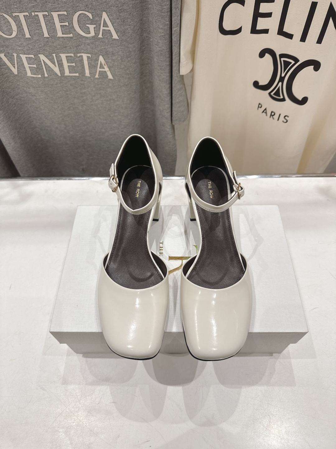 高版本出厂 the row 2026ss春夏爆款玛丽珍高跟鞋凉鞋非常舒服的高跟凉鞋，极简设计理念，版型显