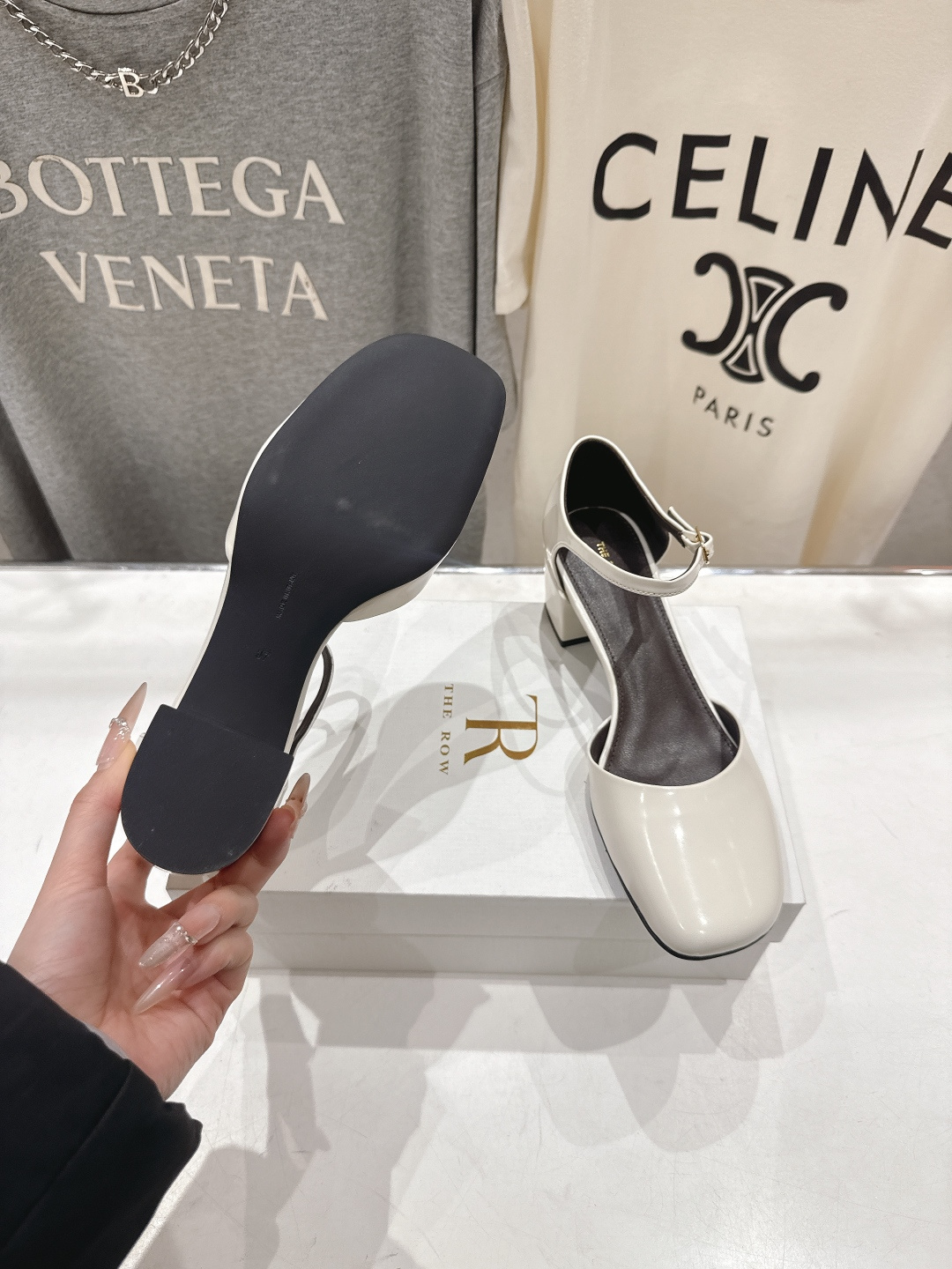 高版本出厂 the row 2026ss春夏爆款玛丽珍高跟鞋凉鞋非常舒服的高跟凉鞋，极简设计理念，版型显