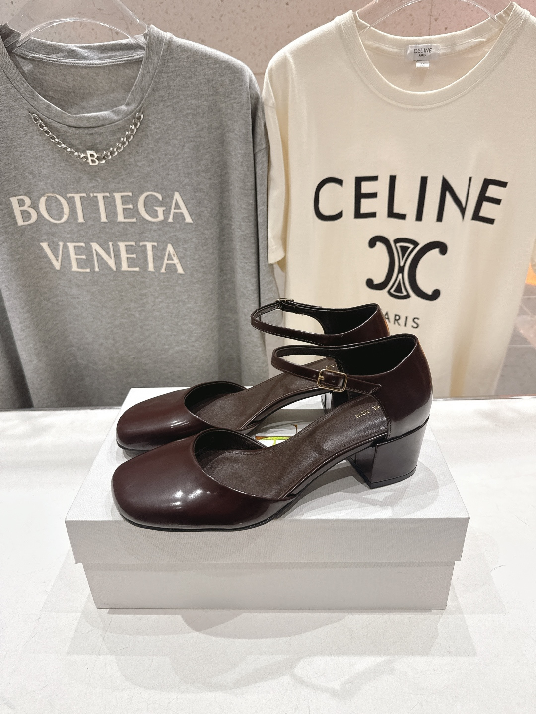 高版本出厂 the row 2026ss春夏爆款玛丽珍高跟鞋凉鞋非常舒服的高跟凉鞋，极简设计理念，版型显