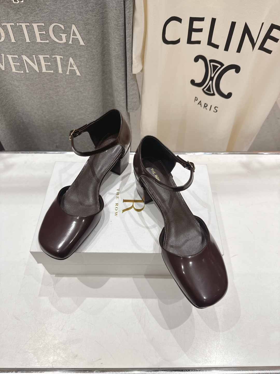 高版本出厂 the row 2026ss春夏爆款玛丽珍高跟鞋凉鞋非常舒服的高跟凉鞋，极简设计理念，版型显