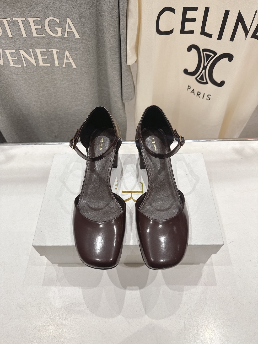 高版本出厂 the row 2026ss春夏爆款玛丽珍高跟鞋凉鞋非常舒服的高跟凉鞋，极简设计理念，版型显