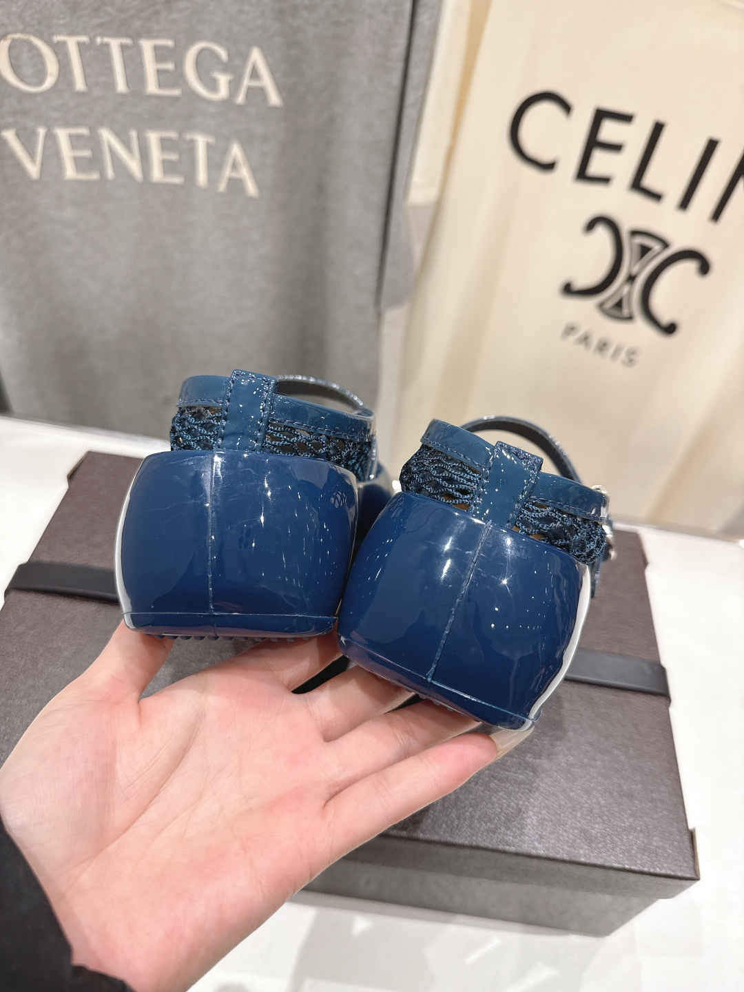 高版本出厂 独家新品 Alaia 阿莱亚26ss/ F013走秀款平底网面鞋芭蕾舞鞋 最近超火的一款平底