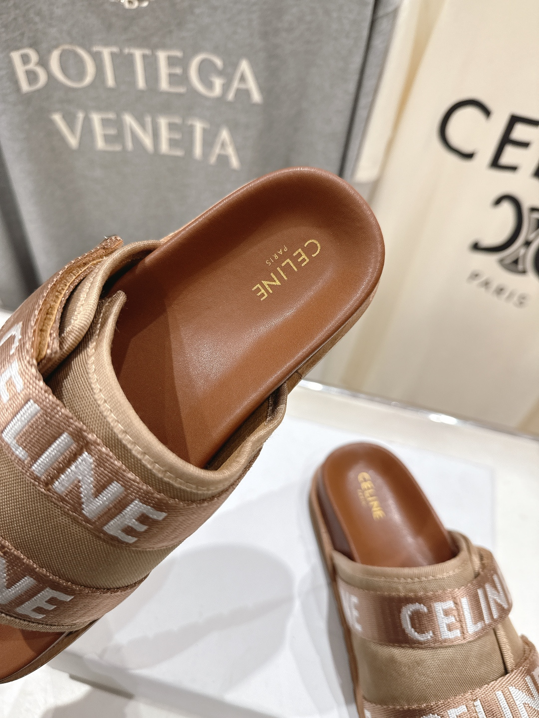 高版本出厂 Celine*塞琳F035 2026ss春夏新款勃肯半托魔术贴凉拖鞋高级感十足网红ins种草