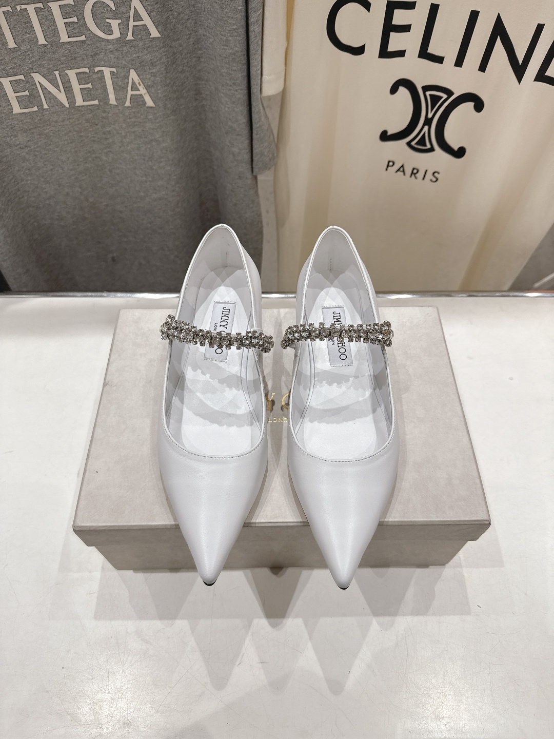 NO:757739,High version JIMMY CHOO*｜JC/Jimmy Zhou 2026ss summer new Mary Jane flat shoes fashion shoes original set last, perfect lines, simple and elegant upper foot, thick heel, comfortable and versatile, can also lengthen the legs, make the legs taller, slimmer and longer, JC is the best at girls, sweet, but also adds seductive sexiness. Fabric imported cowhide, lining imported crystal sheepskin, sole Italian genuine leather outsole, size 35-39 (40  41 42 Customized (non-refundable), high heels, jimmy choo, jimmy choo, mary jane, flats, high heels, cowhide, sheepskin, Leather soles19860909高版本  JIMMY CHOO*｜JC/吉米周2026ss夏季新款玛丽珍平底鞋时装鞋单鞋 原版套楦,完美的线条,简约大气上脚显气质粗跟舒适百搭,还能拉长双腿显高显瘦显腿长,JC最擅长的女生甜美,更是添加了诱惑的性感 面料进口牛皮 内里进口水晶羊皮 鞋底意大利真皮大底 尺码35-39（40 41 42 订做不退换）,高跟鞋单鞋,jimmy choo,jimmy choo,mary jane,flats,high heels,cowhide,sheepskin,Leather soles,Women's Shoes