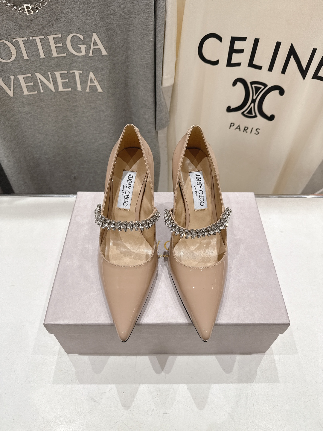 NO:757760,High version JIMMY CHOO*｜JC/Jimmy Zhou 2026ss spring and summer new Mary Jane pointed toe high-heeled shoes, fashion shoes and single shoes. Original last, perfect lines, simple and elegant, thick heels that show temperament on the feet, comfortable and versatile, and can also lengthen the legs to make them taller, slimmer and longer. JC is the best at girls, sweet, and adds seductive sexiness. The fabric is imported patent leather. The lining is imported crystal sheepskin. The sole is Italian leather outsole. The heel height is 6.5cm /  8.5cm, size 35-39 (40 41 42 customized, non-refundable), high heels, jimmy choo, jimmy choo, mary jane, high heels, sheepskin, Leather soles19860909高版本  JIMMY CHOO*｜JC/吉米周2026ss春夏季新款玛丽珍尖头高跟鞋鞋时装鞋单鞋 原版套楦,完美的线条,简约大气上脚显气质粗跟舒适百搭,还能拉长双腿显高显瘦显腿长,JC最擅长的女生甜美,更是添加了诱惑的性感 面料进口漆皮 内里进口水晶羊皮 鞋底意大利真皮大底 跟高6.5cm / 8.5cm 尺码35-39（40 41 42 订做不退换）,高跟鞋单鞋,jimmy choo,jimmy choo,mary jane,high heels,sheepskin,Leather soles,Women's Shoes