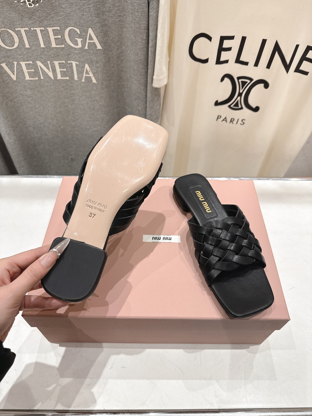 高版本出厂 MiuMiu*缪缪F032 2026ss春夏新款平底凉鞋拖鞋Zp开发 原版拆卸 秒杀市面普通