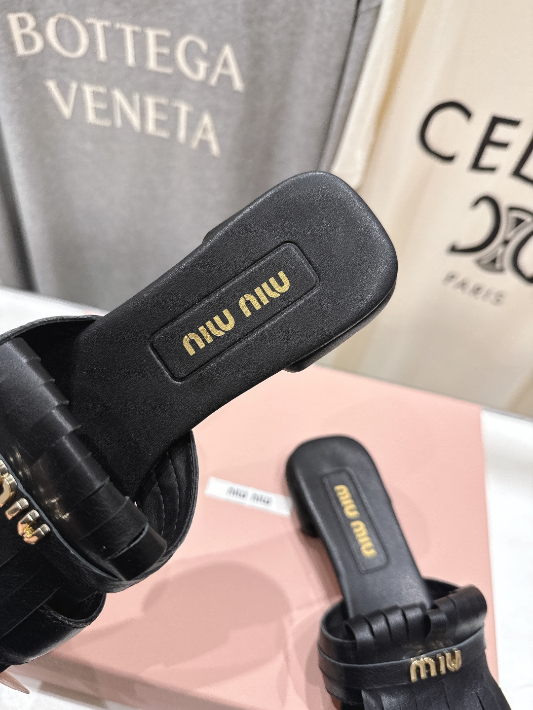 高版本出厂 MiuMiu*缪缪F032 2026ss春夏新款平底流苏凉鞋拖鞋Zp开发 原版拆卸 秒杀市面