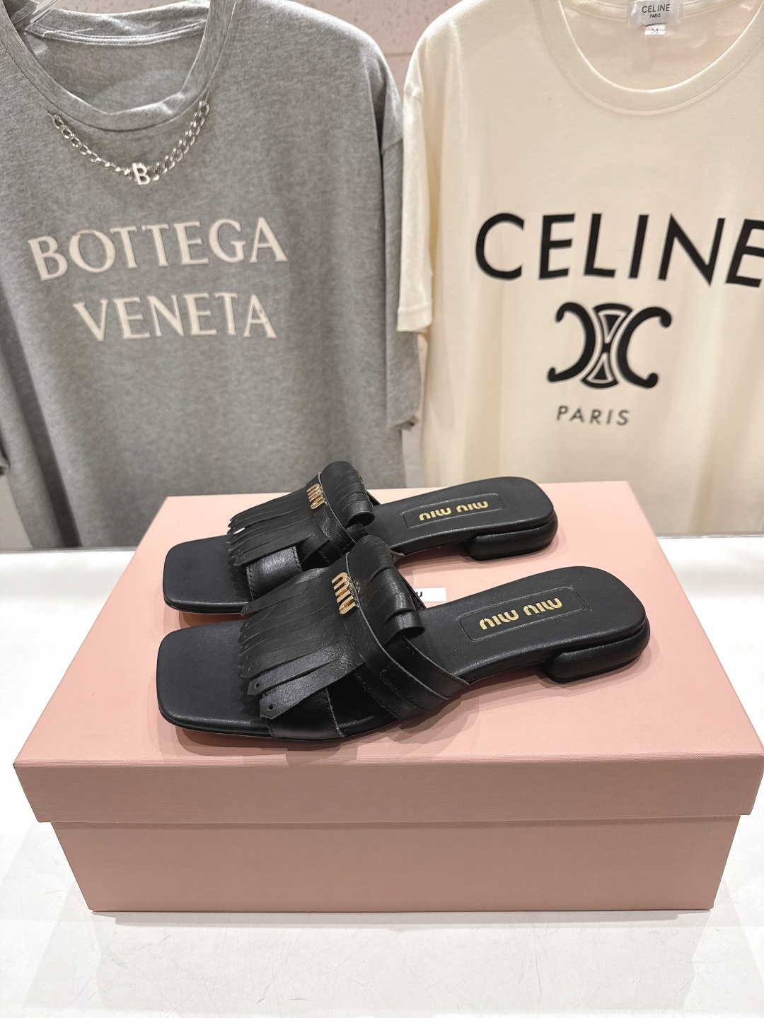 高版本出厂 MiuMiu*缪缪F032 2026ss春夏新款平底流苏凉鞋拖鞋Zp开发 原版拆卸 秒杀市面