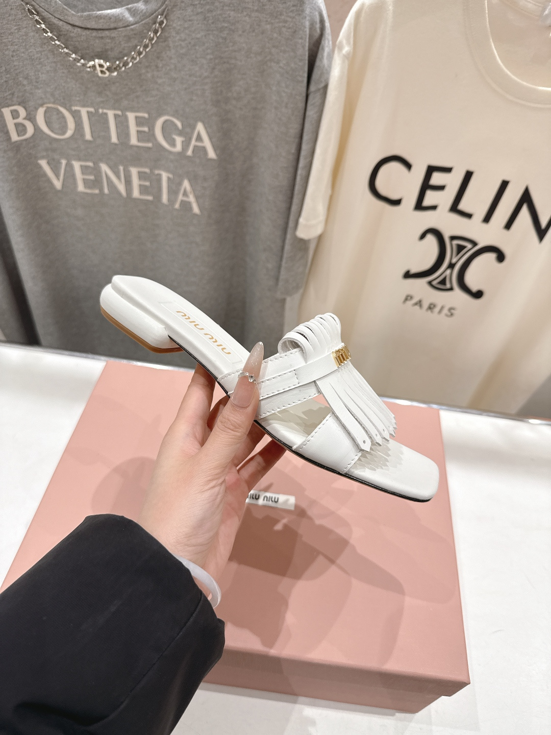 高版本出厂 MiuMiu*缪缪F032 2026ss春夏新款平底流苏凉鞋拖鞋Zp开发 原版拆卸 秒杀市面