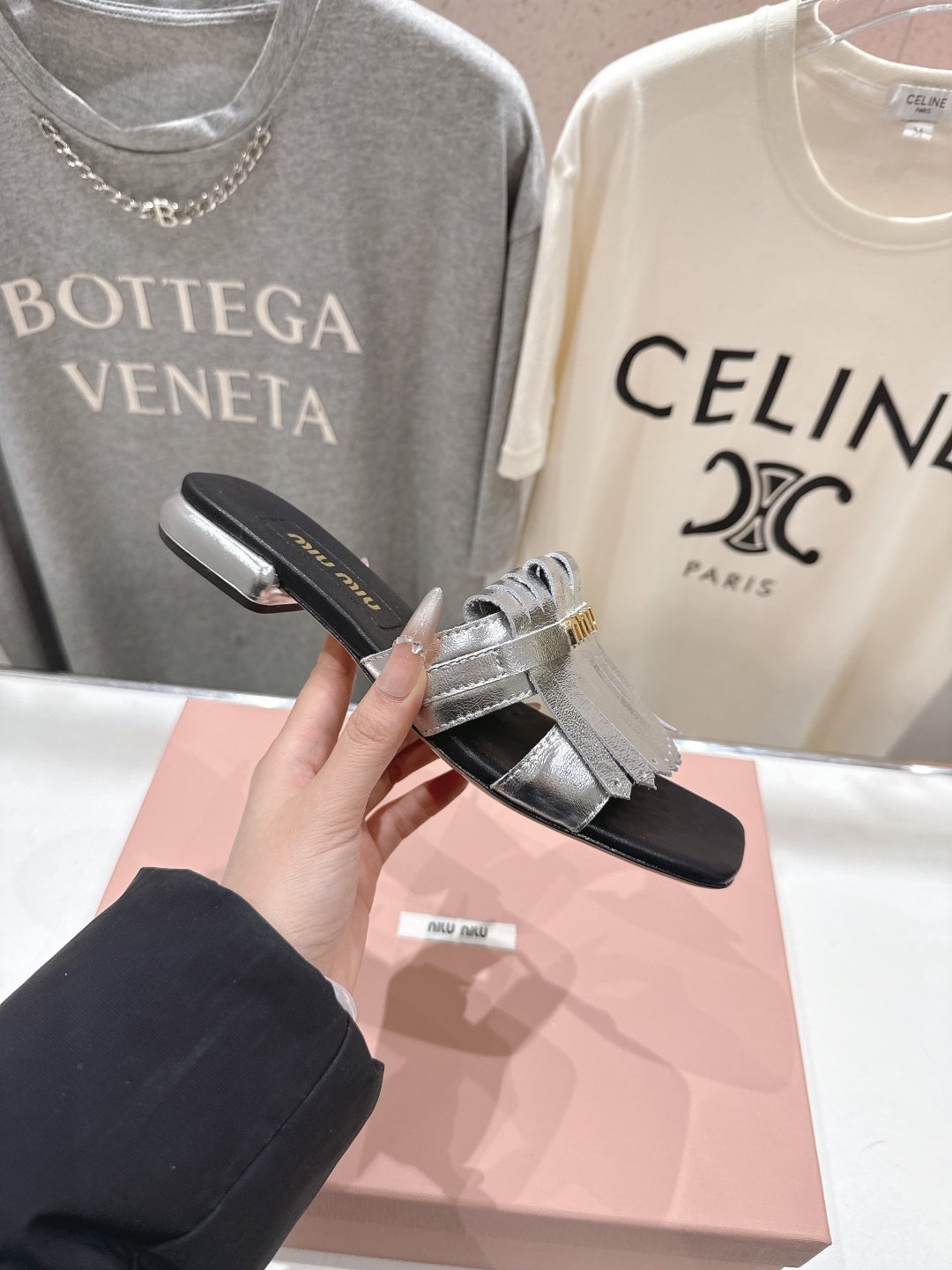 高版本出厂 MiuMiu*缪缪F032 2026ss春夏新款平底流苏凉鞋拖鞋Zp开发 原版拆卸 秒杀市面