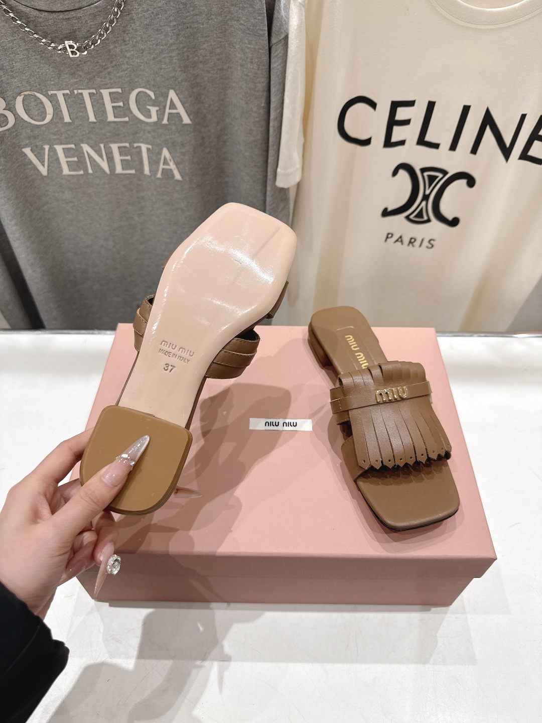 高版本出厂 MiuMiu*缪缪F032 2026ss春夏新款平底流苏凉鞋拖鞋Zp开发 原版拆卸 秒杀市面