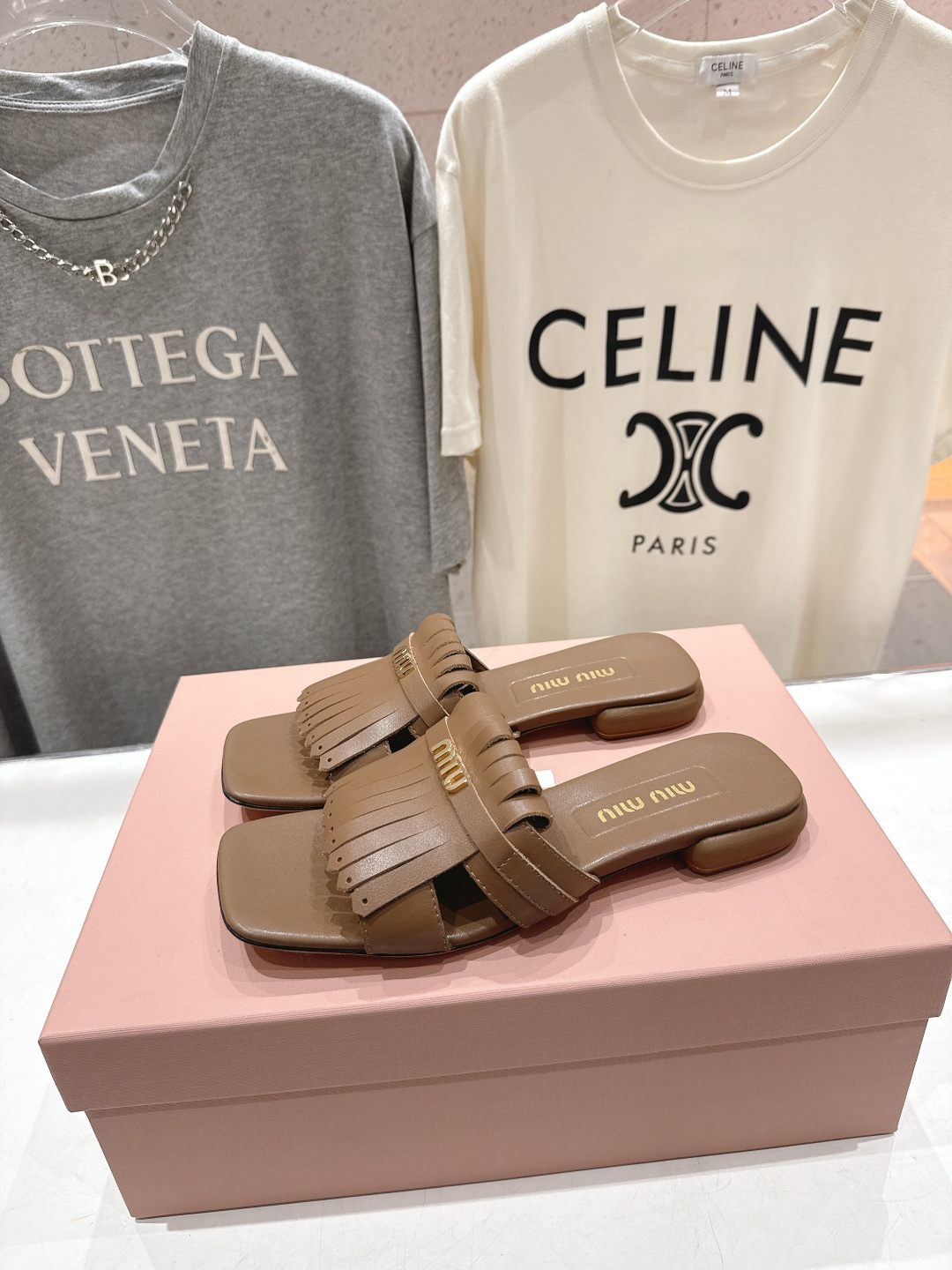 高版本出厂 MiuMiu*缪缪F032 2026ss春夏新款平底流苏凉鞋拖鞋Zp开发 原版拆卸 秒杀市面