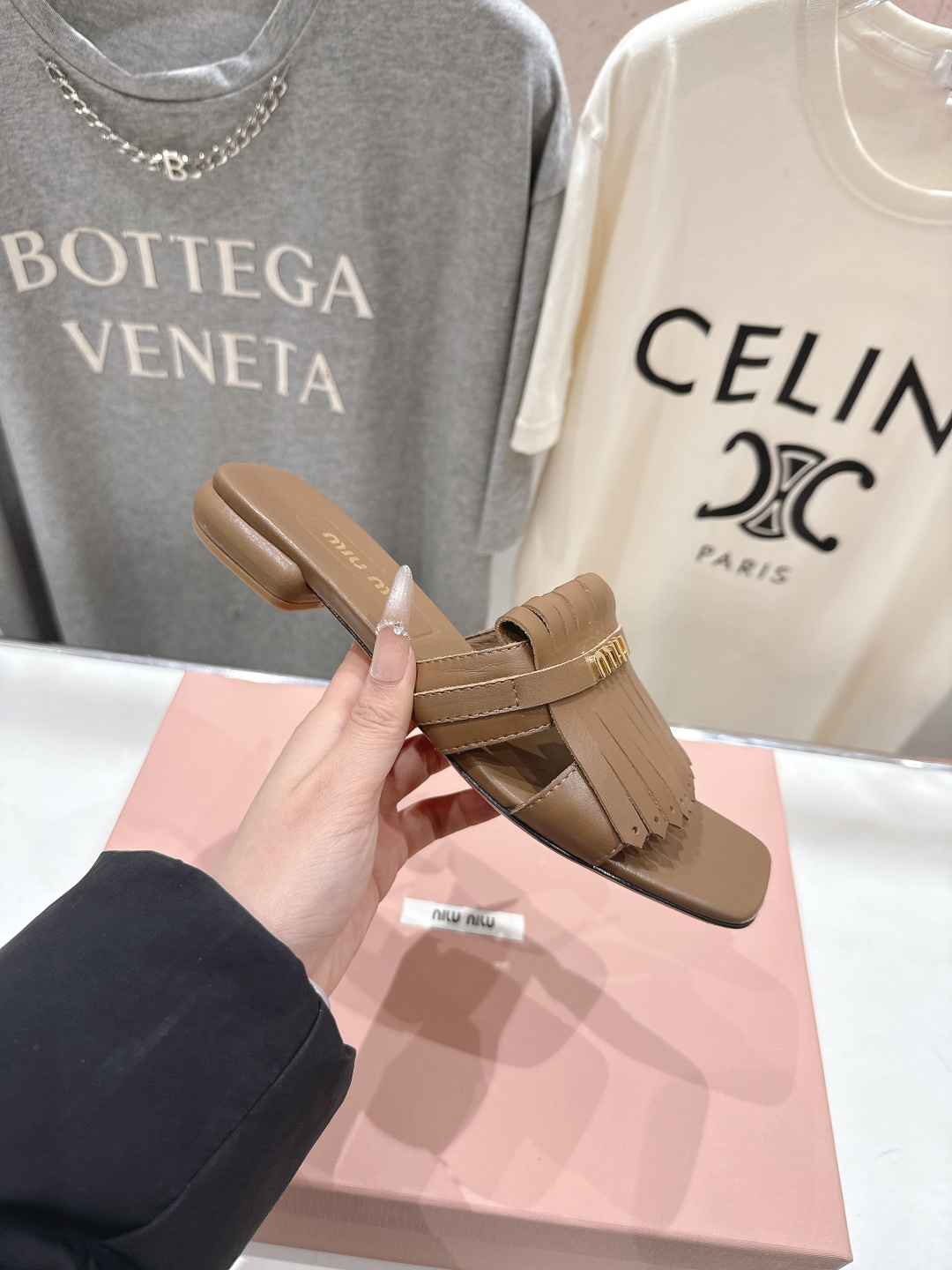 高版本出厂 MiuMiu*缪缪F032 2026ss春夏新款平底流苏凉鞋拖鞋Zp开发 原版拆卸 秒杀市面