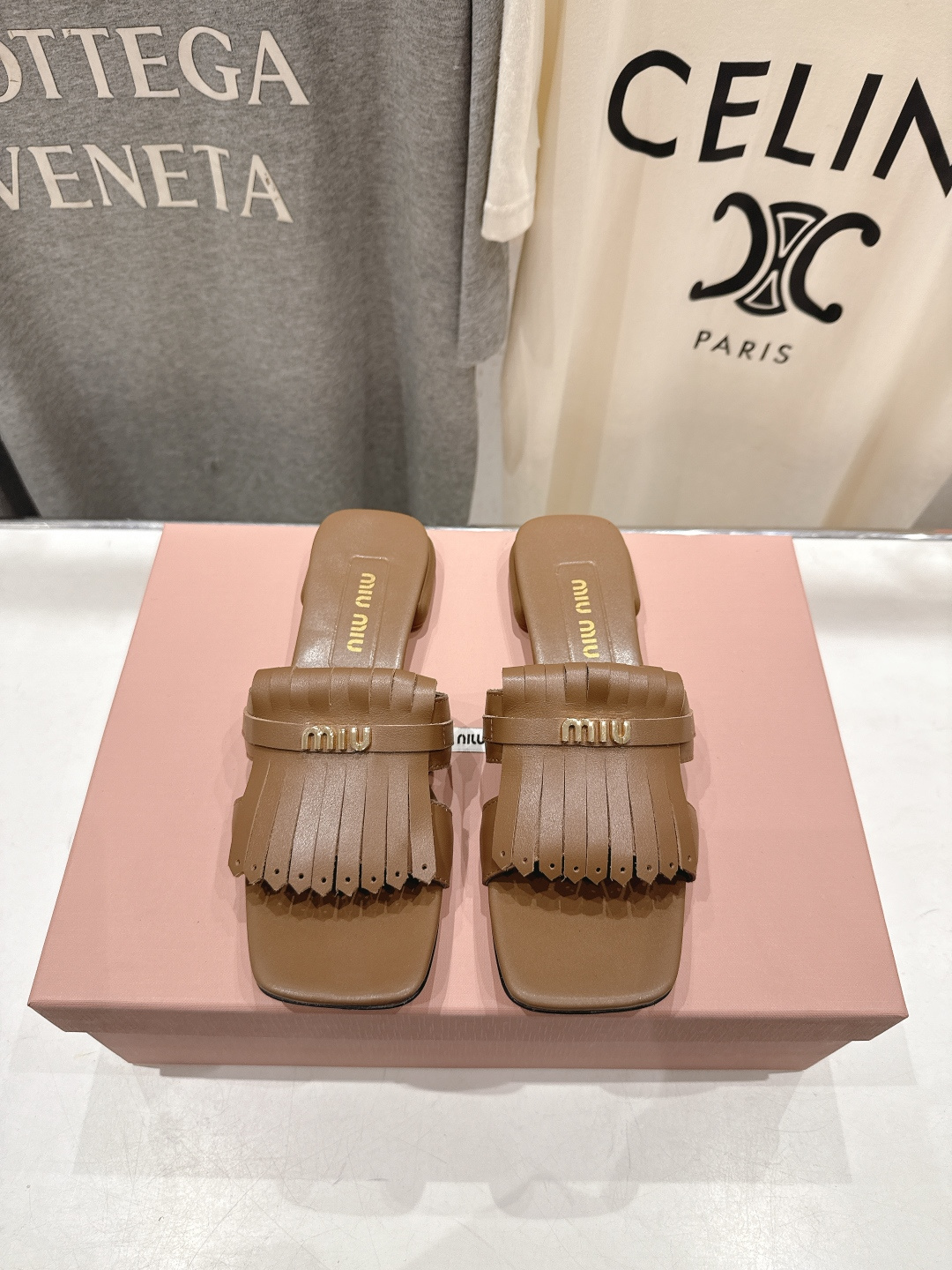 高版本出厂 MiuMiu*缪缪F032 2026ss春夏新款平底流苏凉鞋拖鞋Zp开发 原版拆卸 秒杀市面