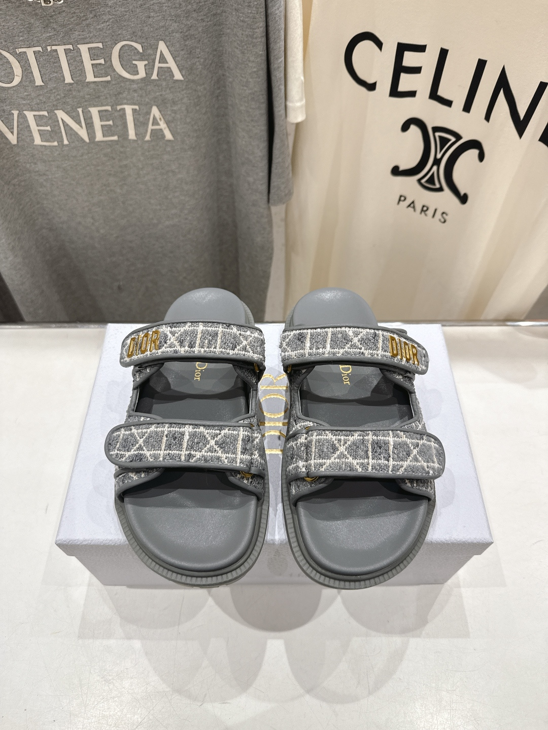 高版本出厂 【高品质】Dior*迪奥F019 D家2026ss春夏新款魔术贴沙滩拖鞋凉鞋～经典版型 搭配