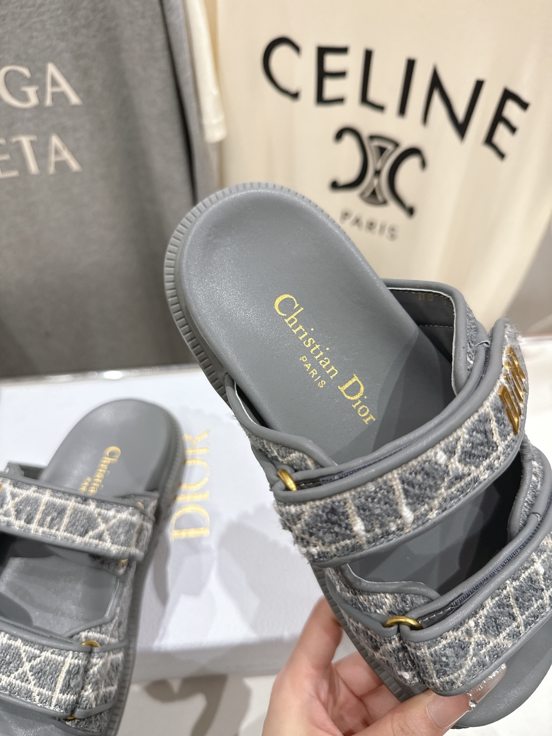 高版本出厂 【高品质】Dior*迪奥F019 D家2026ss春夏新款魔术贴沙滩拖鞋凉鞋～经典版型 搭配