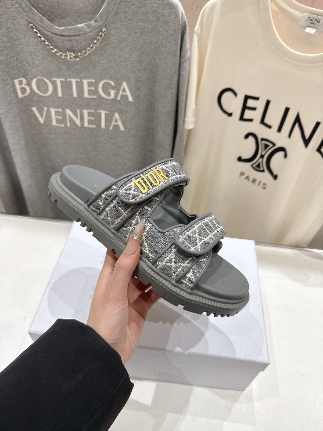 高版本出厂 【高品质】Dior*迪奥F019 D家2026ss春夏新款魔术贴沙滩拖鞋凉鞋～经典版型 搭配