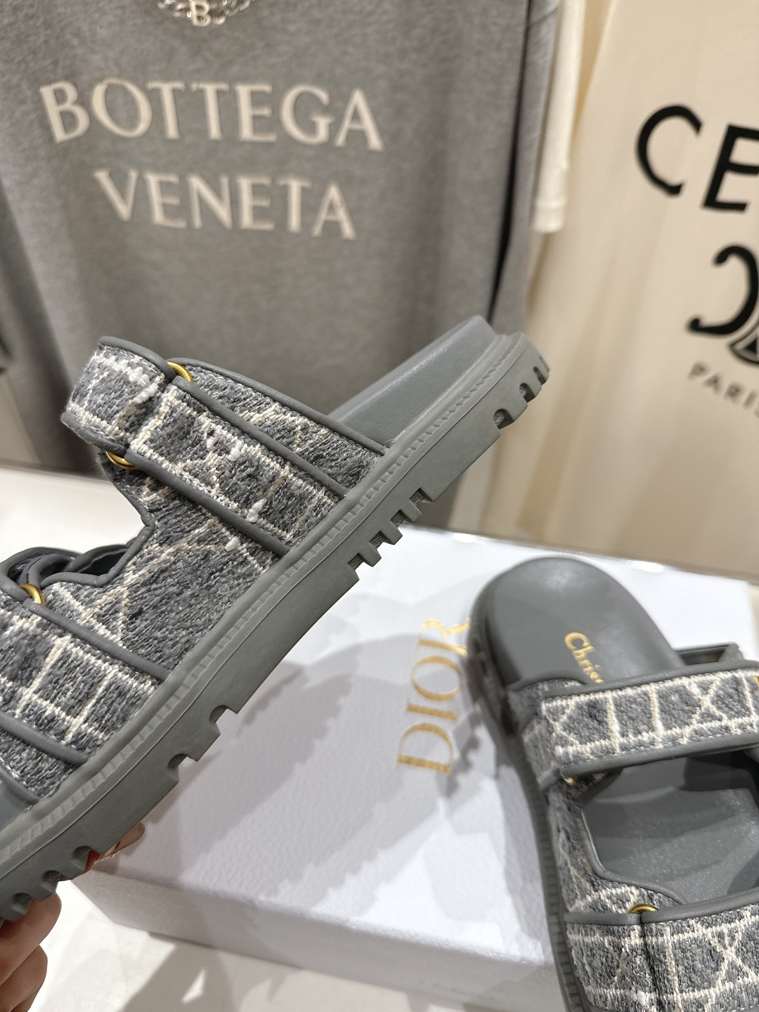 高版本出厂 【高品质】Dior*迪奥F019 D家2026ss春夏新款魔术贴沙滩拖鞋凉鞋～经典版型 搭配