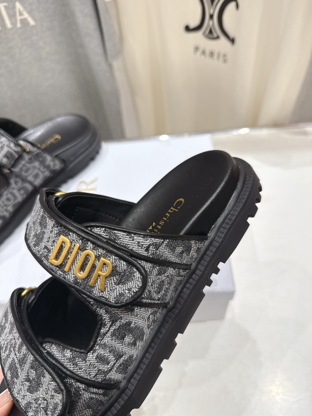 高版本出厂 【高品质】Dior*迪奥F019 D家2026ss春夏新款魔术贴沙滩拖鞋凉鞋～经典版型 搭配
