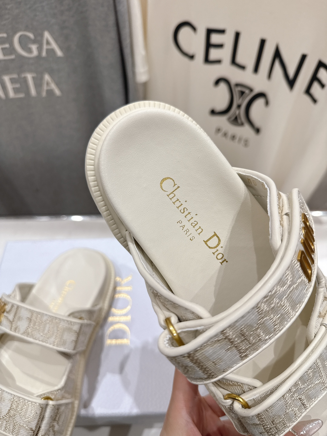 高版本出厂 【高品质】Dior*迪奥F019 D家2026ss春夏新款魔术贴沙滩拖鞋凉鞋～经典版型 搭配