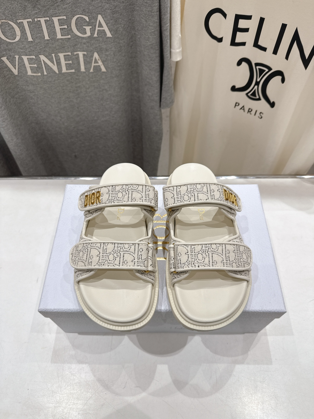 高版本出厂 【高品质】Dior*迪奥F019 D家2026ss春夏新款魔术贴沙滩拖鞋凉鞋～经典版型 搭配