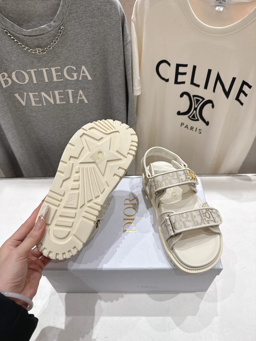 高版本出厂 【高品质】Dior*迪奥F019 D家2026ss春夏新款魔术贴沙滩凉鞋～经典版型 搭配贴合