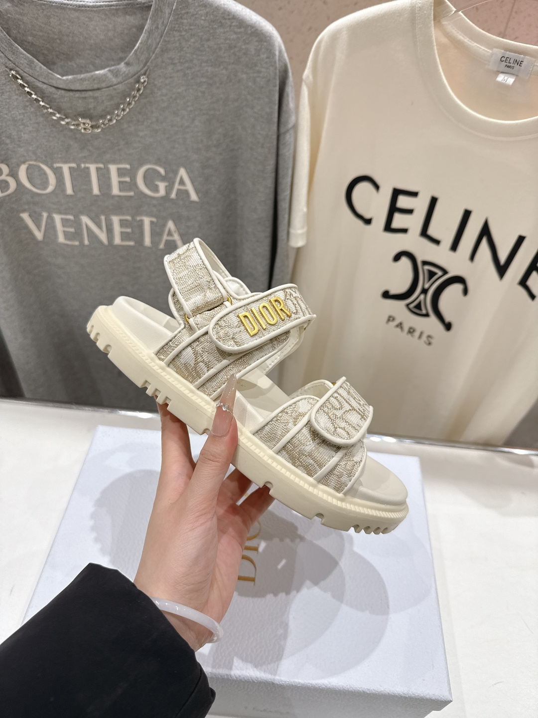 高版本出厂 【高品质】Dior*迪奥F019 D家2026ss春夏新款魔术贴沙滩凉鞋～经典版型 搭配贴合