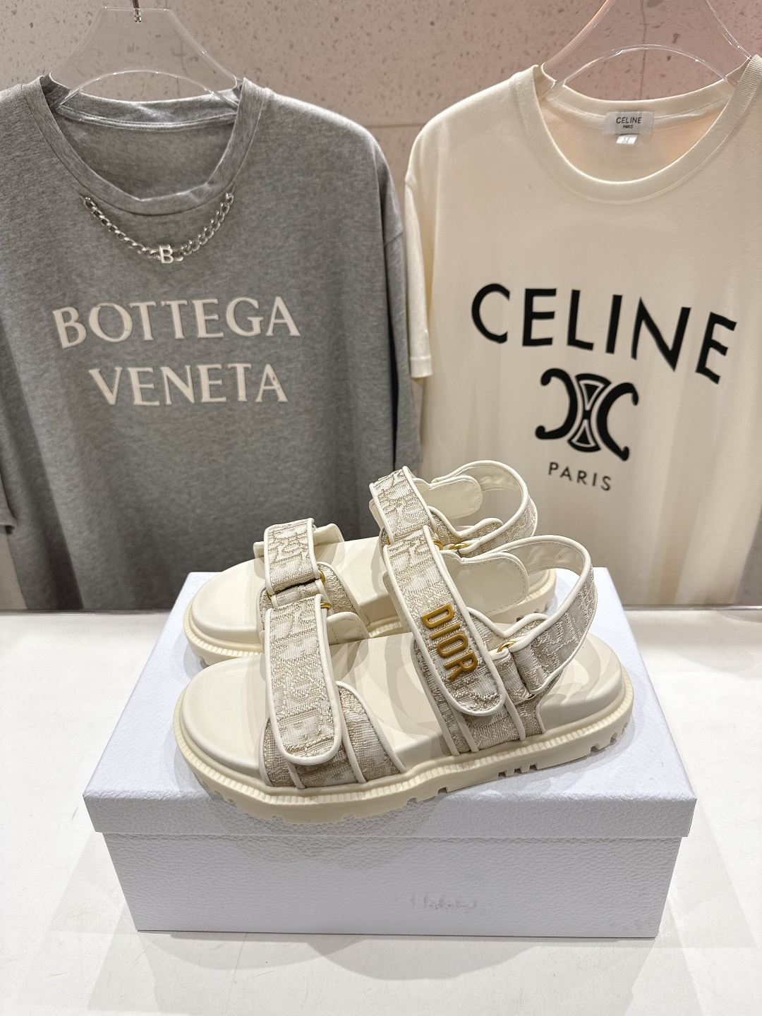 高版本出厂 【高品质】Dior*迪奥F019 D家2026ss春夏新款魔术贴沙滩凉鞋～经典版型 搭配贴合