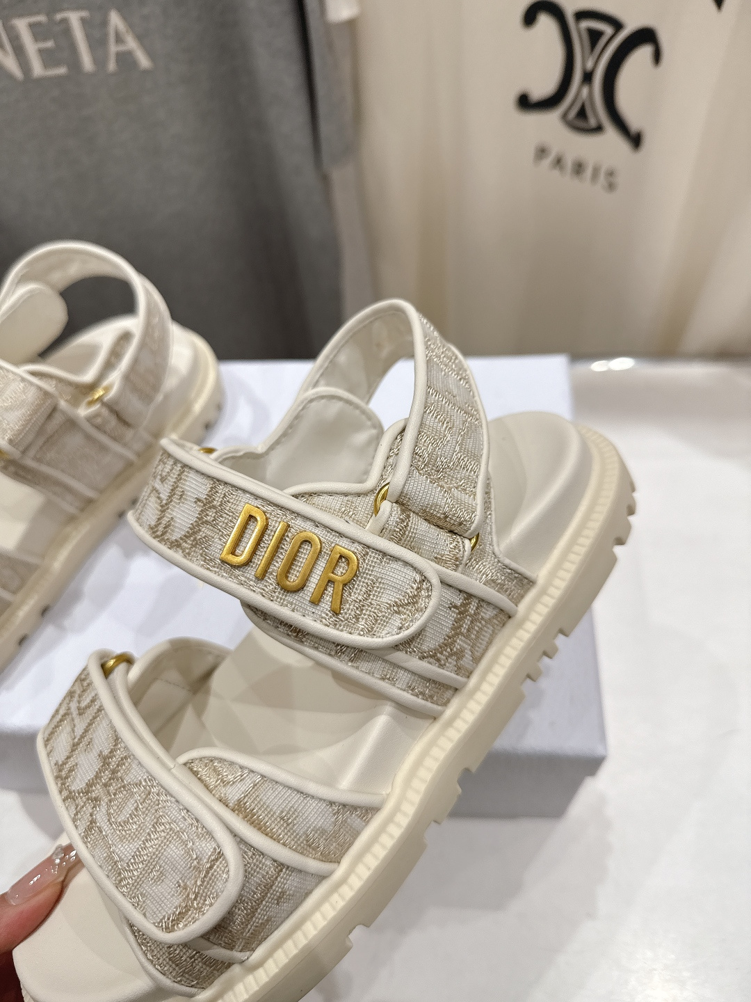 高版本出厂 【高品质】Dior*迪奥F019 D家2026ss春夏新款魔术贴沙滩凉鞋～经典版型 搭配贴合