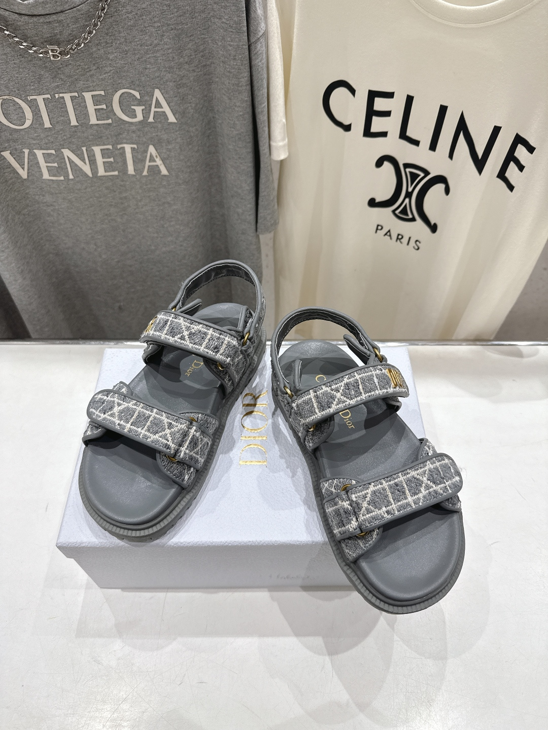 高版本出厂 【高品质】Dior*迪奥F019 D家2026ss春夏新款魔术贴沙滩凉鞋～经典版型 搭配贴合