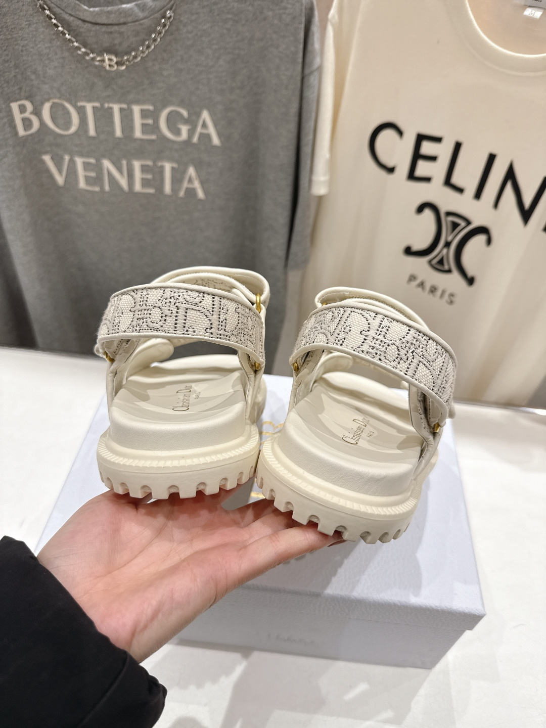 高版本出厂 【高品质】Dior*迪奥F019 D家2026ss春夏新款魔术贴沙滩凉鞋～经典版型 搭配贴合