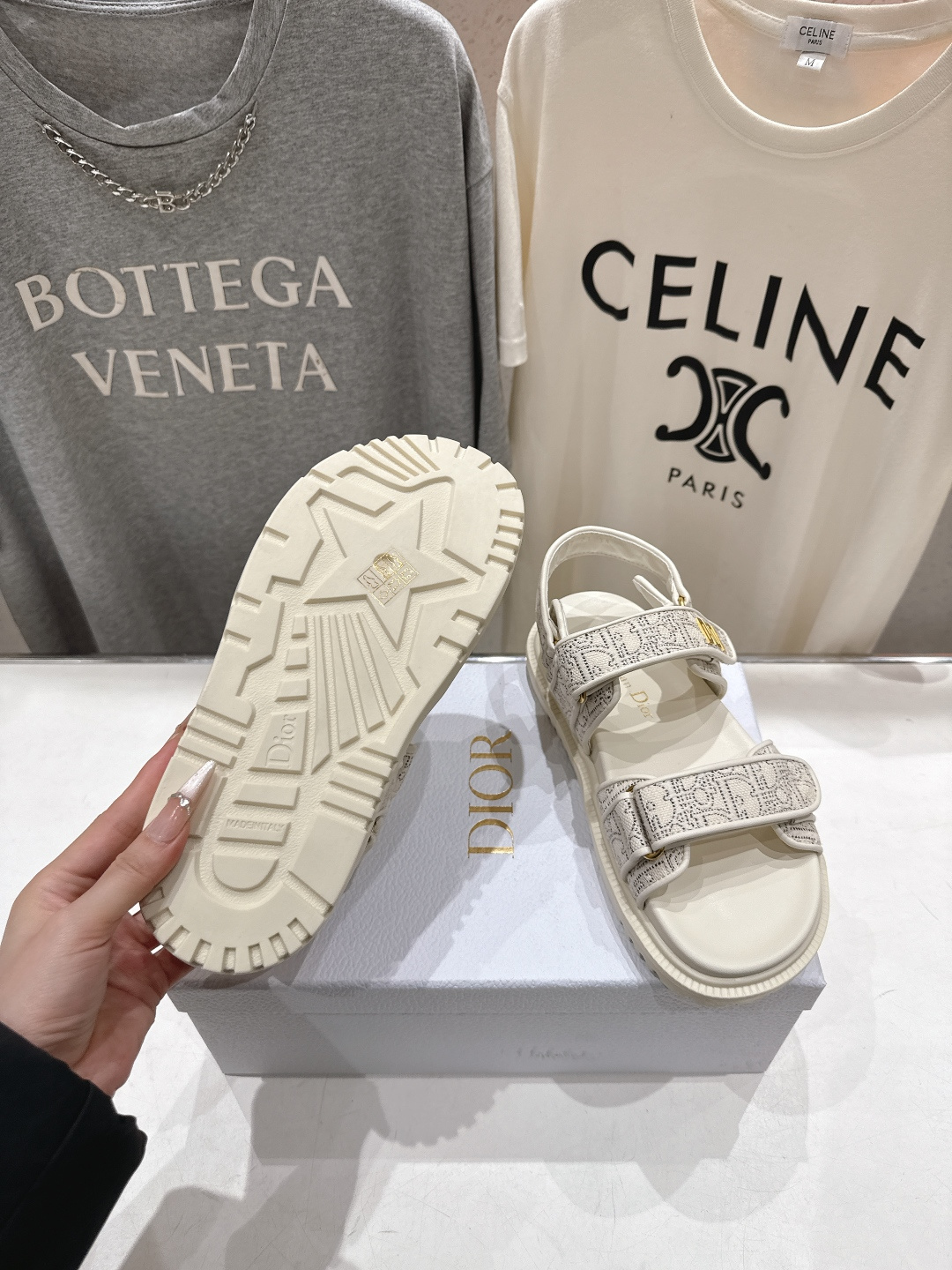 高版本出厂 【高品质】Dior*迪奥F019 D家2026ss春夏新款魔术贴沙滩凉鞋～经典版型 搭配贴合