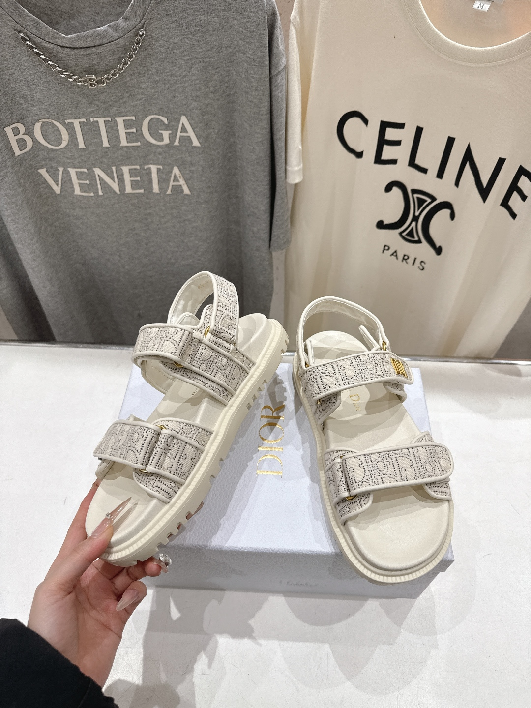 高版本出厂 【高品质】Dior*迪奥F019 D家2026ss春夏新款魔术贴沙滩凉鞋～经典版型 搭配贴合