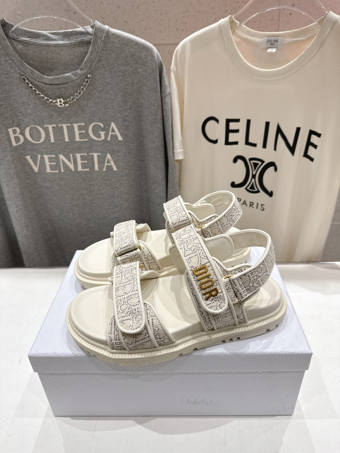 高版本出厂 【高品质】Dior*迪奥F019 D家2026ss春夏新款魔术贴沙滩凉鞋～经典版型 搭配贴合