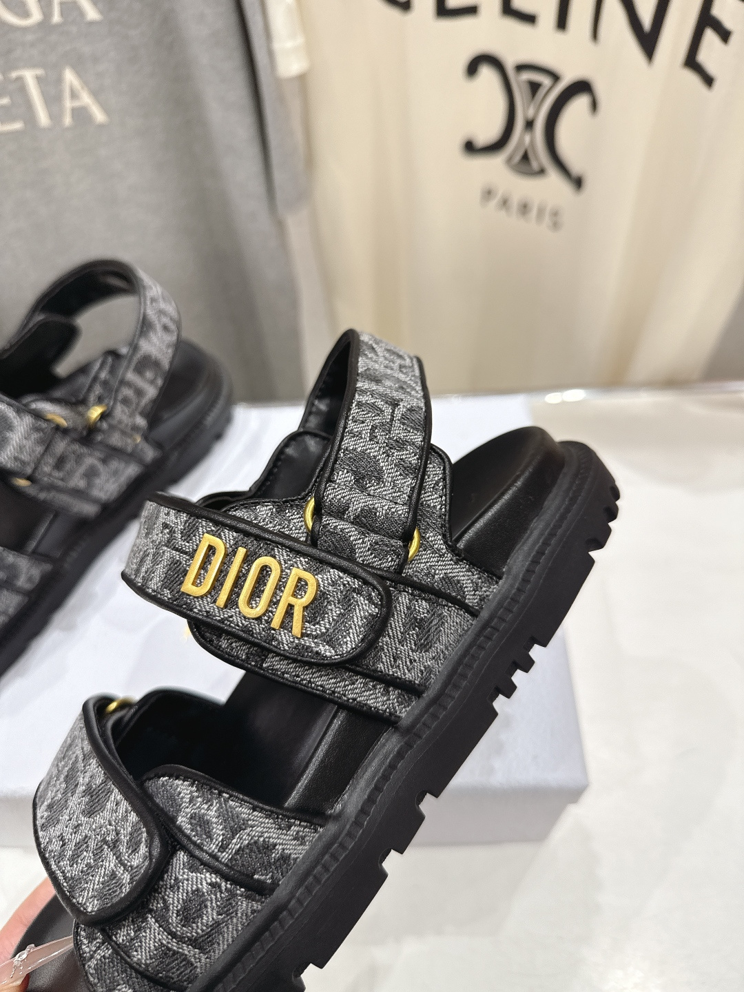 高版本出厂 【高品质】Dior*迪奥F019 D家2026ss春夏新款魔术贴沙滩凉鞋～经典版型 搭配贴合