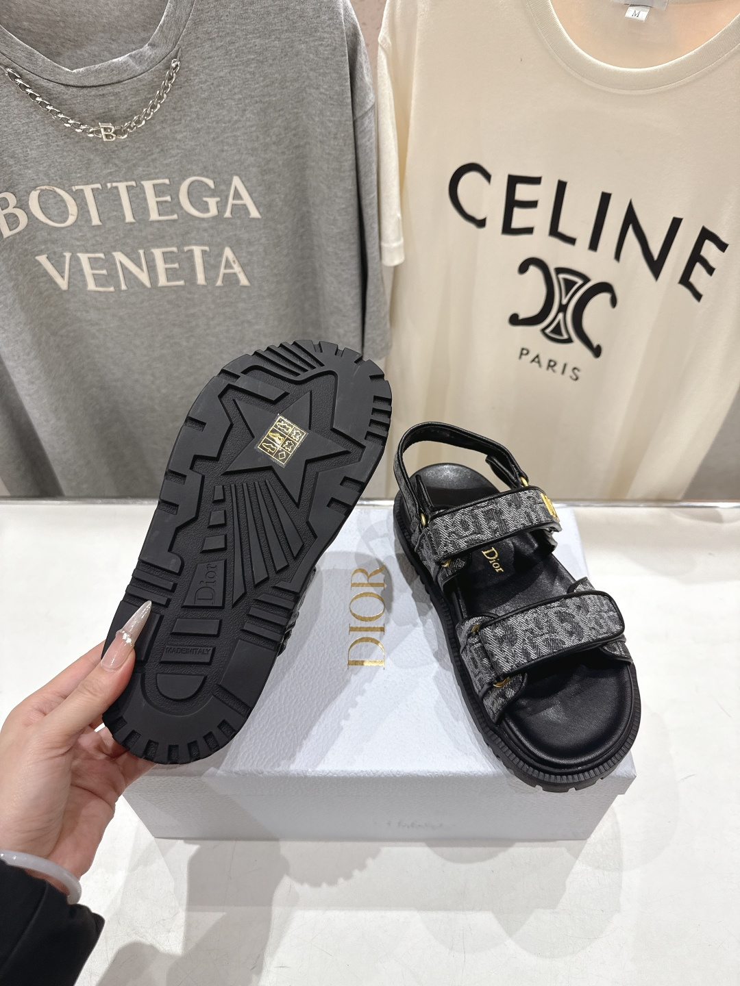 高版本出厂 【高品质】Dior*迪奥F019 D家2026ss春夏新款魔术贴沙滩凉鞋～经典版型 搭配贴合