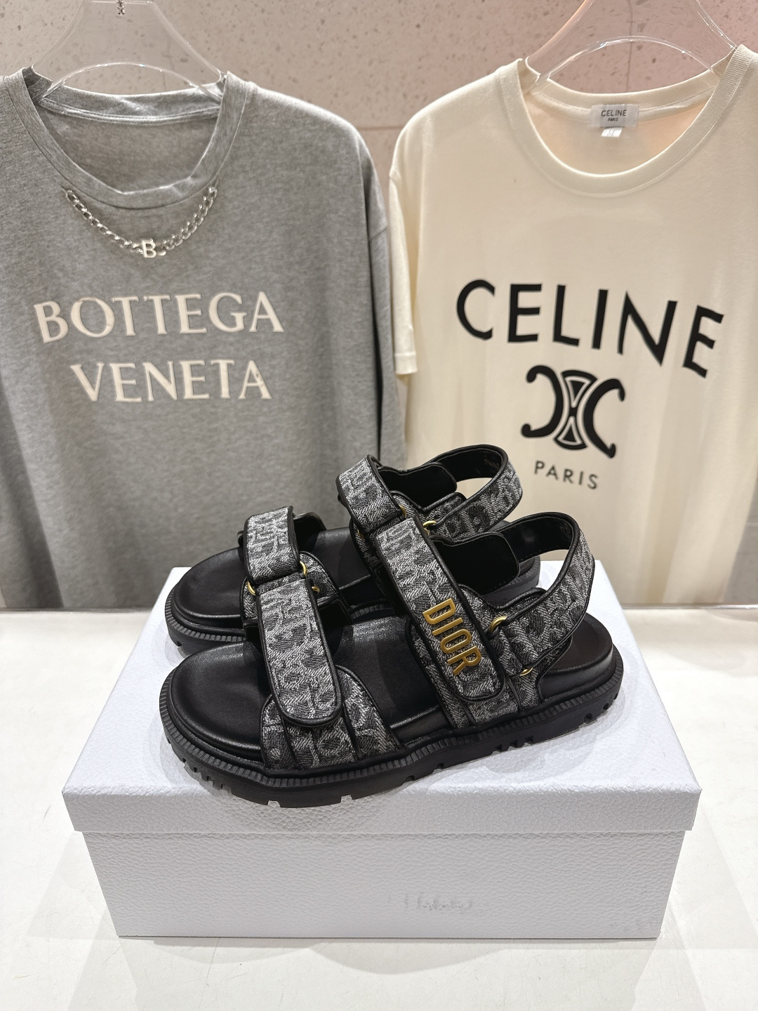 高版本出厂 【高品质】Dior*迪奥F019 D家2026ss春夏新款魔术贴沙滩凉鞋～经典版型 搭配贴合