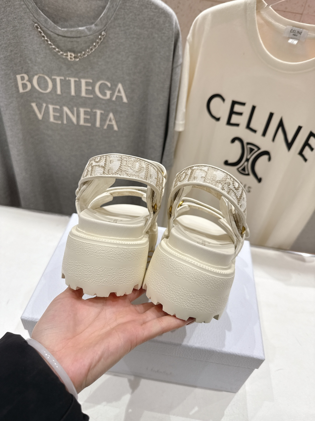 高版本出厂 【高品质】Dior*迪奥F019 D家2026ss春夏新款魔术贴厚底沙滩凉鞋～经典版型 搭配