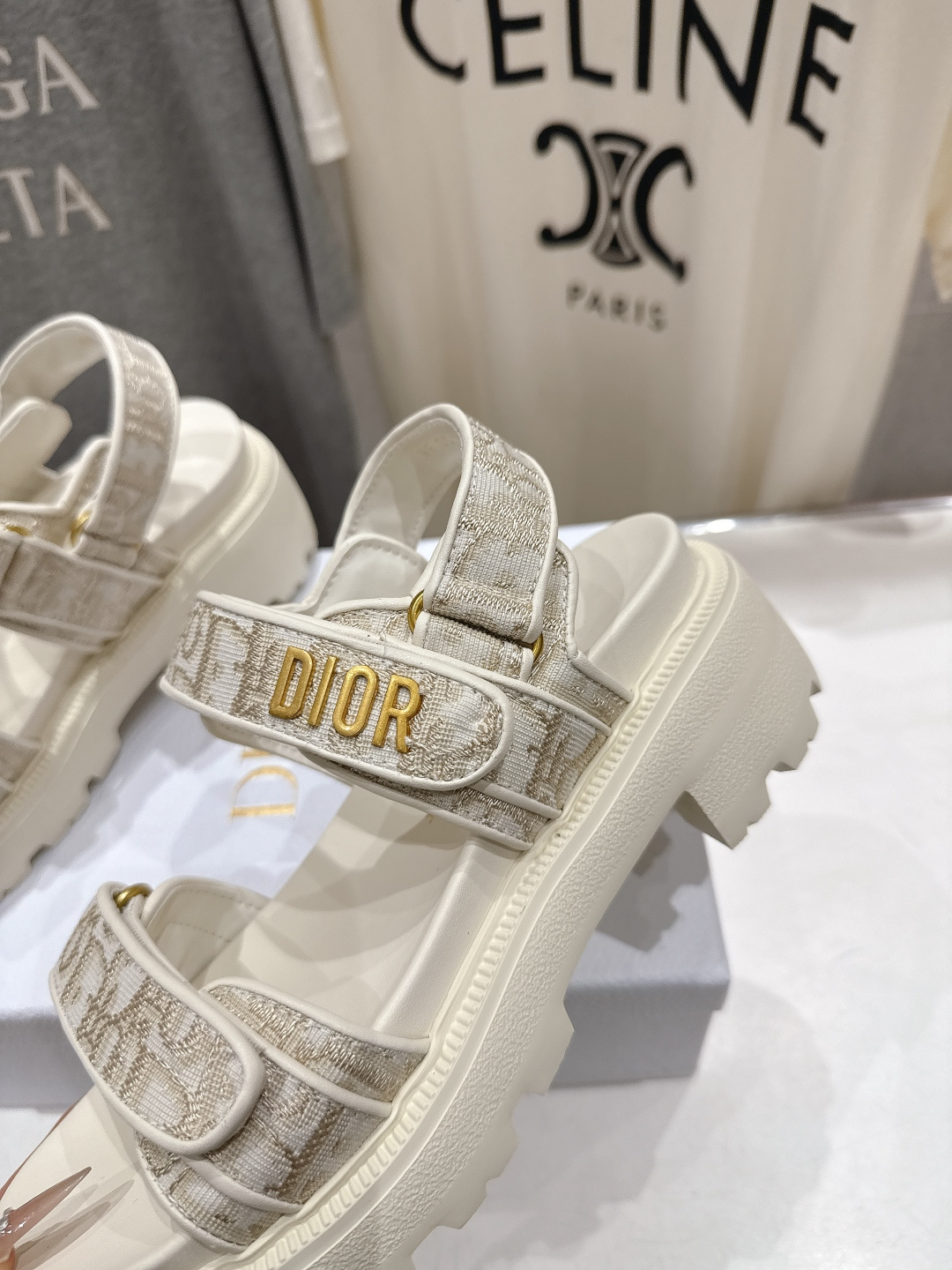 高版本出厂 【高品质】Dior*迪奥F019 D家2026ss春夏新款魔术贴厚底沙滩凉鞋～经典版型 搭配