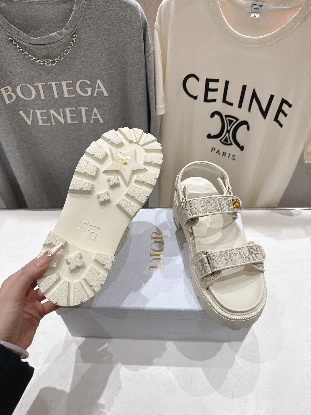 高版本出厂 【高品质】Dior*迪奥F019 D家2026ss春夏新款魔术贴厚底沙滩凉鞋～经典版型 搭配