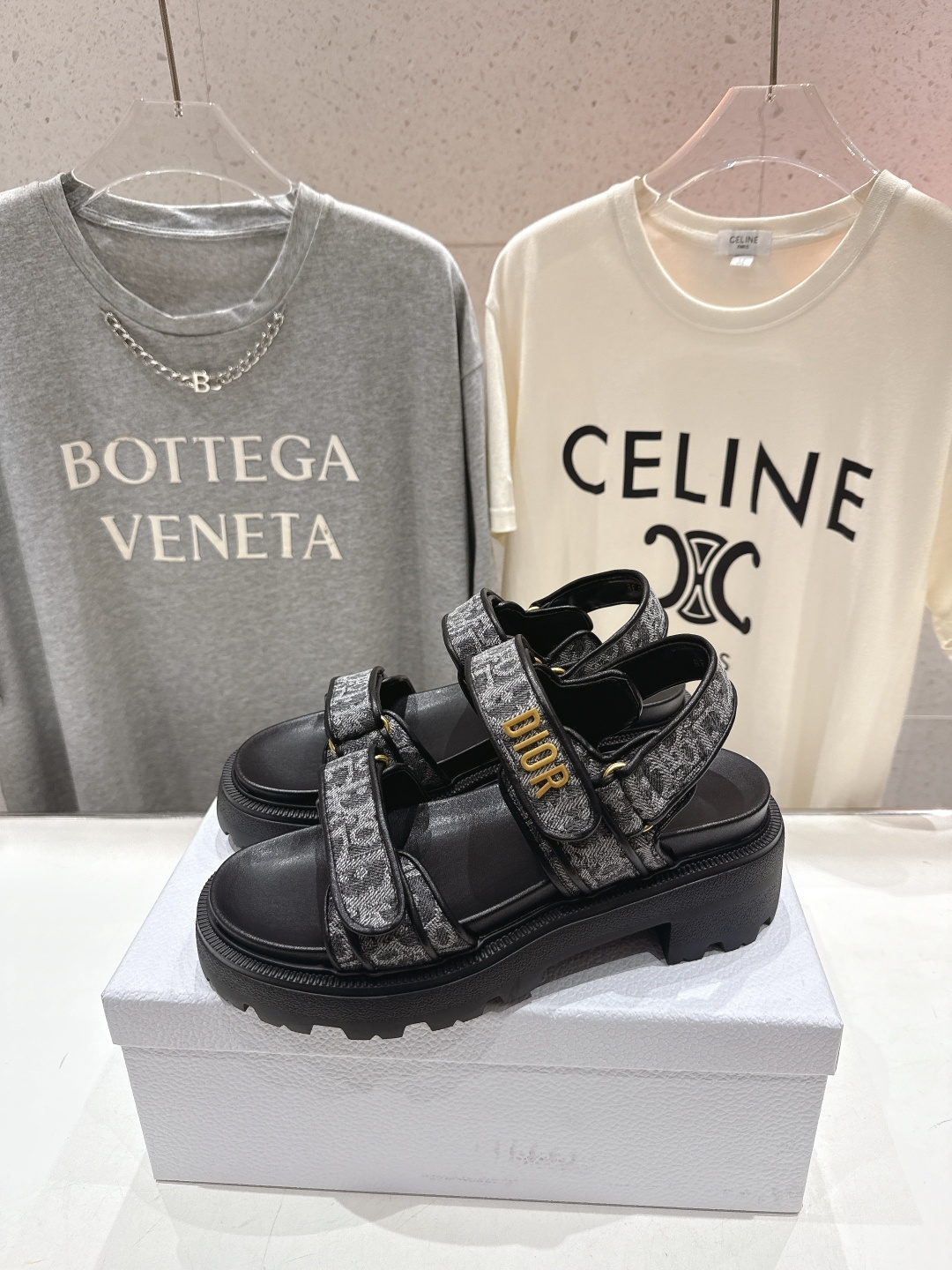 高版本出厂 【高品质】Dior*迪奥F019 D家2026ss春夏新款魔术贴厚底沙滩凉鞋～经典版型 搭配