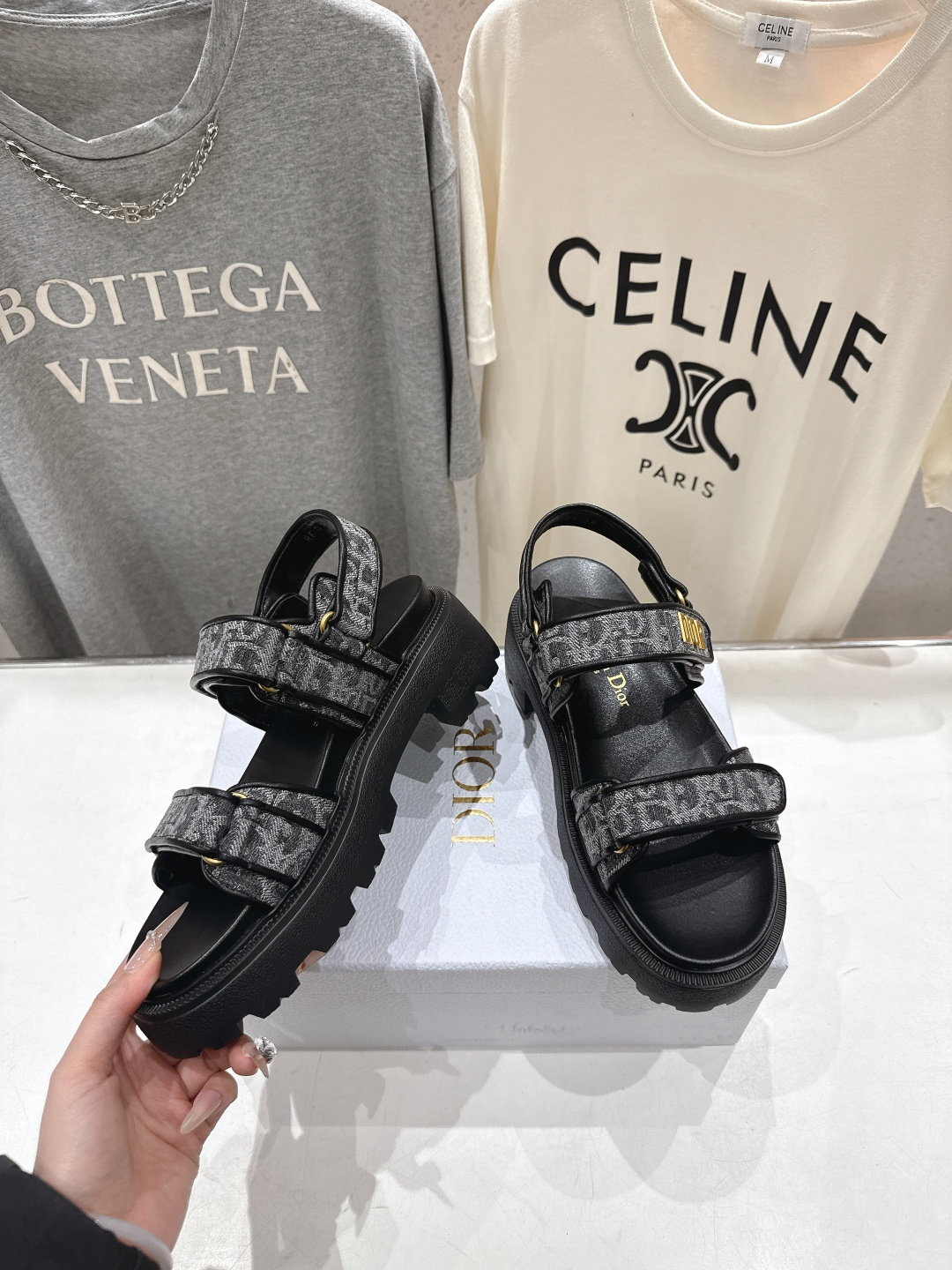 高版本出厂 【高品质】Dior*迪奥F019 D家2026ss春夏新款魔术贴厚底沙滩凉鞋～经典版型 搭配