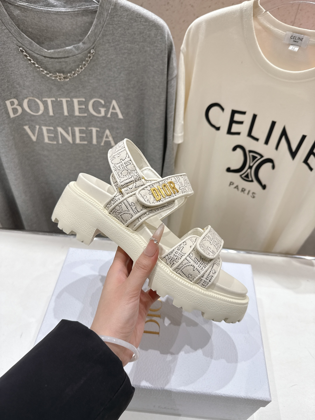 高版本出厂 【高品质】Dior*迪奥F019 D家2026ss春夏新款魔术贴厚底沙滩凉鞋～经典版型 搭配